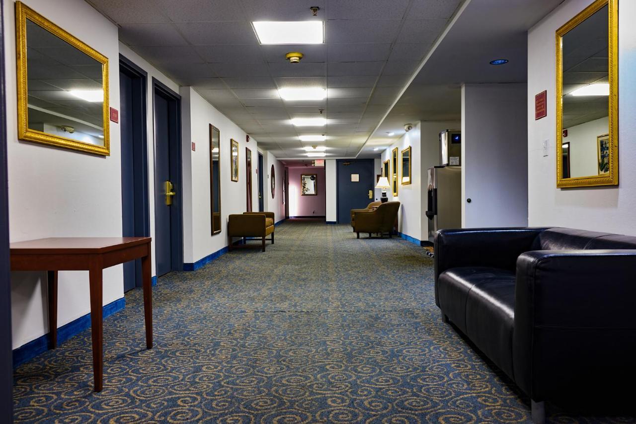 Mclure Hotel Wheeling Exterior photo